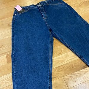 Pretty Little Things Mom Jean- NWT